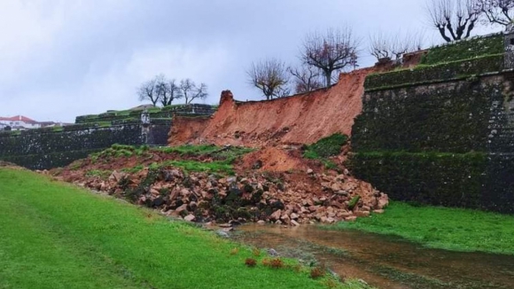 Muralha da Fortaleza de Valença sofreu nova derrocada