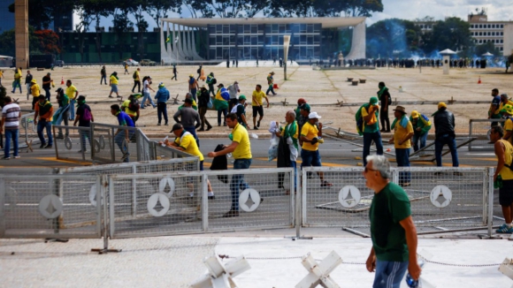 Invas&otilde;es Bras&iacute;lia. Governador do Distrito Federal manda exonerar secret&aacute;rio de Seguran&ccedil;a