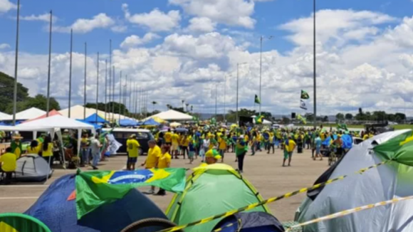 1200 pessoas detidas em acampamento de Bras&iacute;lia desmantelado&nbsp;