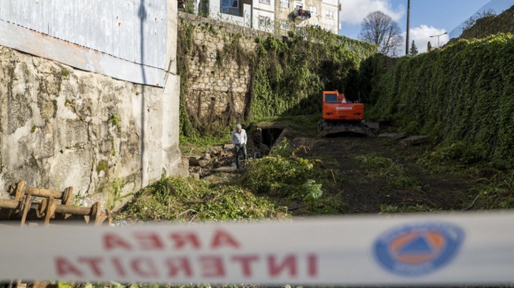 BE quer que a câmara do Porto proceda ao "alojamento urgente" de famílias nas Fontainhas