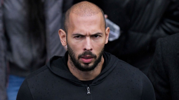 Pol&iacute;cia romena apreende quase quatro milh&otilde;es em bens de luxo de Andrew Tate