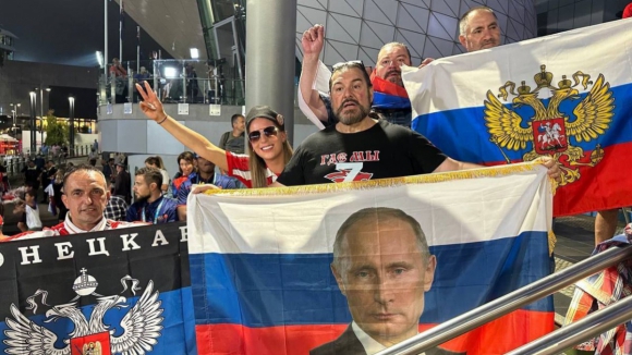 Open da Austrália. Manifestantes pró-Rússia 'invadem' jogo de Djokovic
