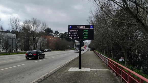 Porto. Painéis de Mensagem Variável mostram nova funcionalidade essencial para os condutores