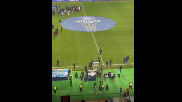 Sporting abandona o relvado antes da consagração do FC Porto como vencedor da Taça da Liga