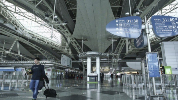 Testagem a passageiros oriundos da China mantém-se até final de fevereiro