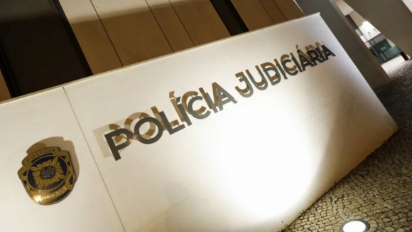 Duas detenções em Guimarães e em Lisboa por alegado tráfico de pessoas e violação