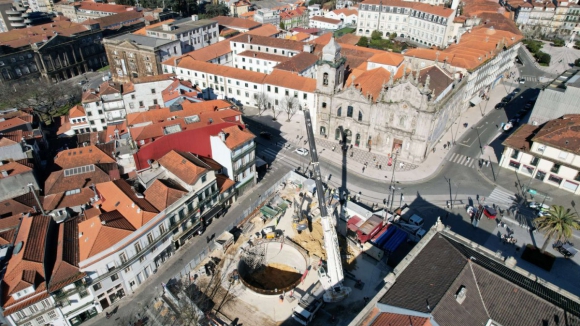 Há crateras a nascer no centro do Porto. O que são?