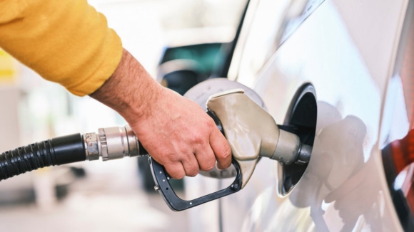 Combustíveis. Redução da carga fiscal atinge 35,9 cêntimos no gasóleo e 34,8 na gasolina
