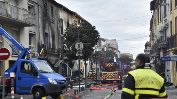 França. Incêndio em habitação tira a vida a sete filhos e a mãe