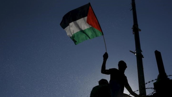 Cinco palestinianos mortos por forças israelitas em campo de refugiados