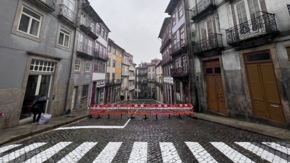Burocracia atrasa apoios para comerciantes afetados pelas cheias no Porto