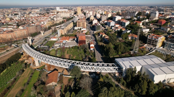 Obras de extensão do Metro prosseguem em Gaia. Os avanços no Viaduto de Santo Ovídio
