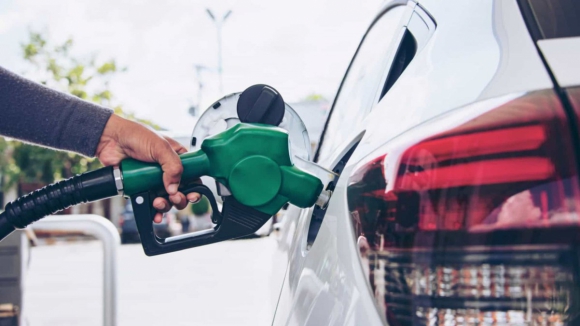 Tendência inverte-se. Preço dos combustíveis vai subir já na próxima semana