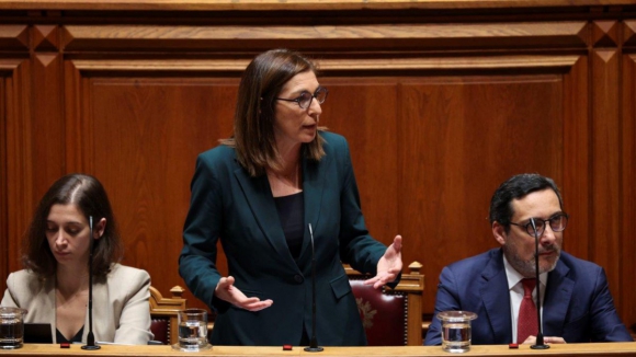 Ana Catarina Mendes ouvida no Parlamento sobre violência no namoro