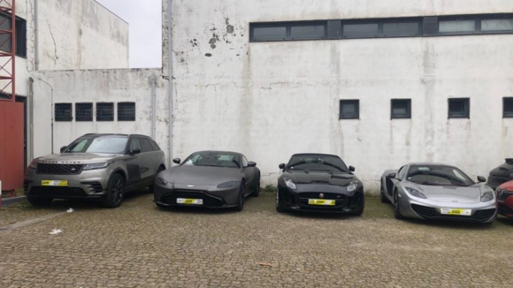 GNR apreende veículos de luxo no Porto em operação internacional de fraude fiscal