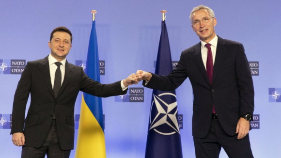 NATO mostra “apoio inabalável” à Ucrânia "pelo tempo que for necessário"