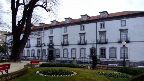 Executivo unânime em arrendar armazéns para depositar bens da Biblioteca Pública do Porto