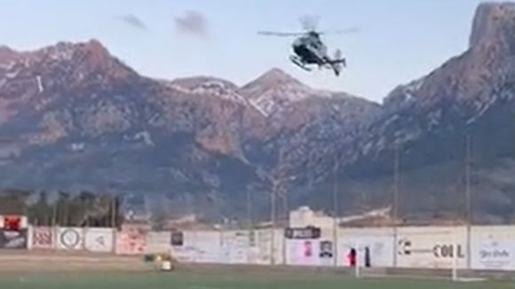 Aterragem de helicóptero interrompe jogo em Espanha 