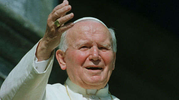 João Paulo II acusado de encobrir casos de abuso sexual de menores na Polónia