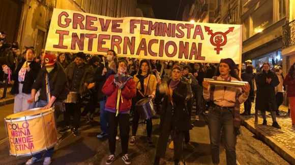 Porto e outras 11 cidades acolhem marcha de associações de mulheres por mais direitos