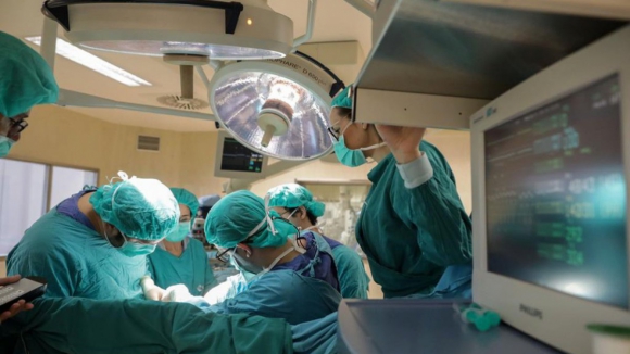 Hospital Universitário de Coimbra faz cirurgia inovadora