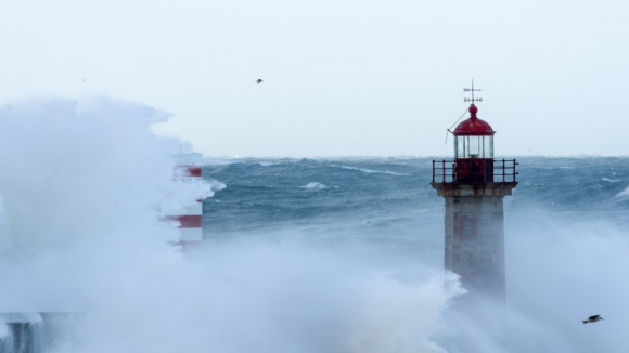 Porto, Braga e Aveiro continuam em aviso amarelo devido à agitação marítima 