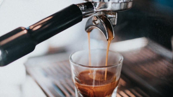 Bebe café? Estudo revela que cafeína reduz risco de diabetes
