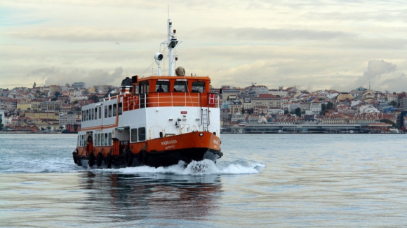 Administração da Transtejo demite-se após comprar nove navios sem baterias