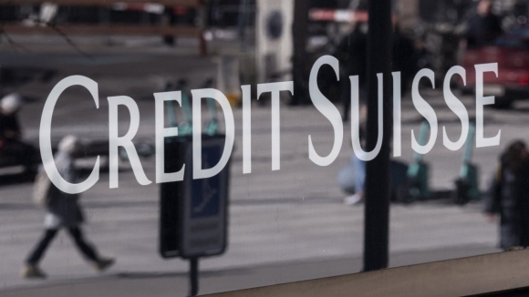 UBS chega a acordo para comprar Credit Suisse, dizem FT e Bloomberg