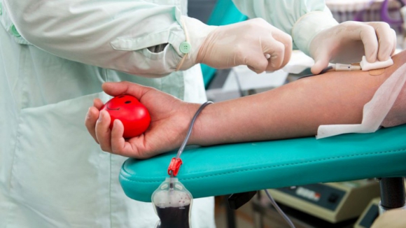 Dadores alertam que diariamente são necessárias mais de mil unidades de sangue