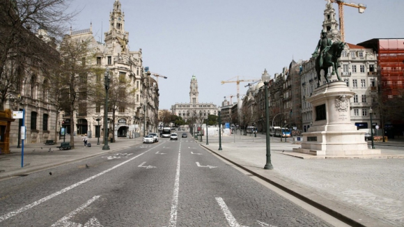 Avenida dos Aliados vai ser palco das comemorações do 25 de Abril no Porto