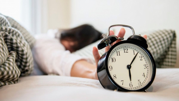 Estudo afirma que a mudança da hora afeta negativamente o sono