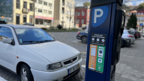 A missão (cada vez mais) impossível de estacionar na cidade do Porto