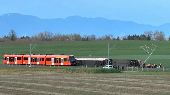 Dois descarrilamentos na Suíça provocam vários feridos