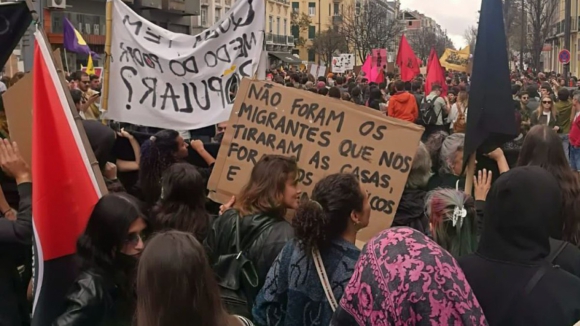 Protestos em Lisboa pela habitação terminam em confrontos com a polícia