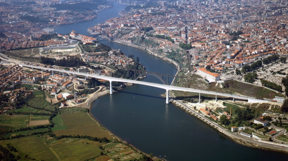 Ponte rodoviária sobre o rio Douro vai custar 110 milhões de euros