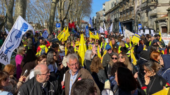 Docentes organizam marcha no Porto que termina junto à Festa dos 50 anos do PS
