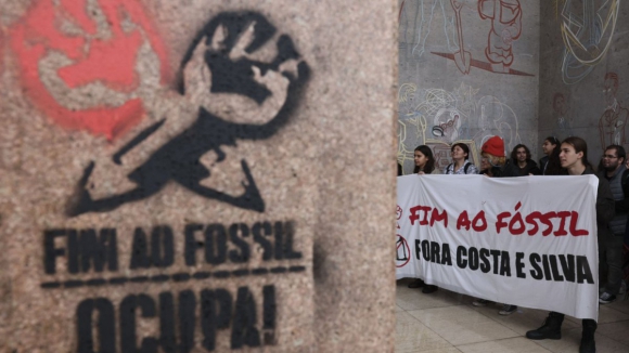 "Fim ao Fóssil: Ocupa!". Estudantes voltam esta quarta-feira a ocupar escolas e universidades