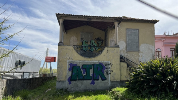 Câmara do Porto já identificou 687 prédios devolutos. Mais de metade terão IMI agravado