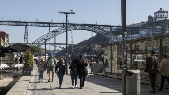 IP promove nova ponte rodoferroviária sobre o Douro semelhante à Ponte Luiz I