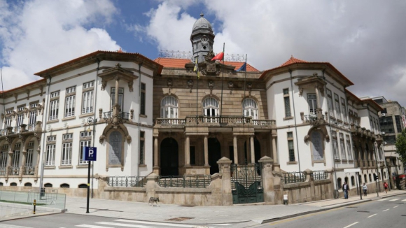 PJ faz buscas na C&acirc;mara de Gaia