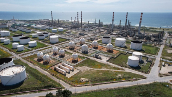 Comissão de trabalhadores da Petrogal critica declarações do presidente executivo da Galp