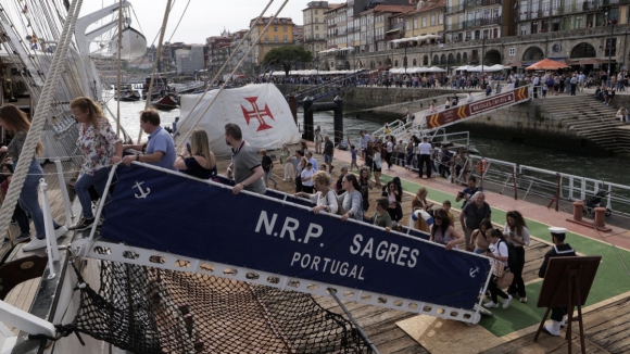Dia da Marinha. Mais de nove mil visitaram a Sagres no primeiro dia das celebrações no Porto