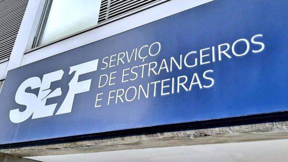 Inspetores do SEF desmarcam greves nos aeroportos de Lisboa, Porto, Faro e Madeira