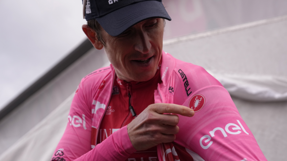 Geraint Thomas segura liderança na 19.ª etapa do Giro, João Almeida segue em terceiro