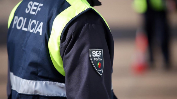 SEF detém 13 estrangeiros por tráfico humano e identifica sete vítimas, duas menores