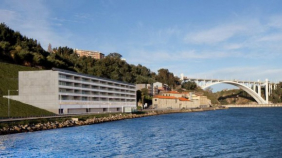 Novo cais para navios-hotéis em Vila Nova de Gaia pode interferir com relação entre cidade e o rio