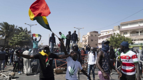 Amnistia documenta 23 mortos, incluindo três menores, nos violentos protestos no Senegal