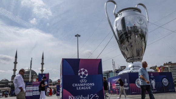 Quadro de honra: Que equipas venceram a Taça dos Campeões e a Champions  League, UEFA Champions League