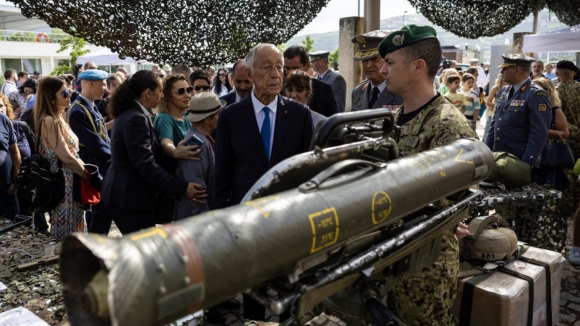 Presidente da República manifesta-se "encantado" com capacidade de produção das Forças Armadas